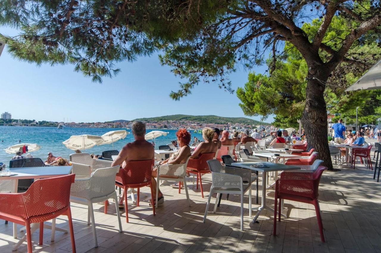 Apartmani Ana Juricev Vodice 沃迪切 外观 照片