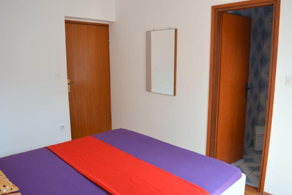 Apartmani Ana Juricev Vodice 沃迪切 外观 照片