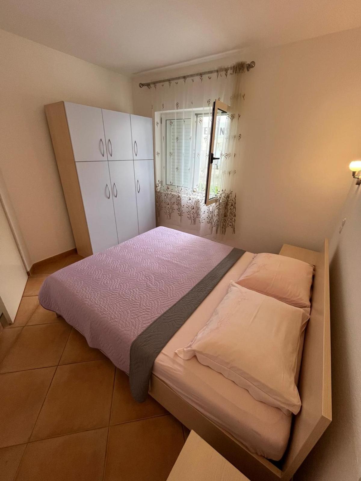 Apartmani Ana Juricev Vodice 沃迪切 外观 照片