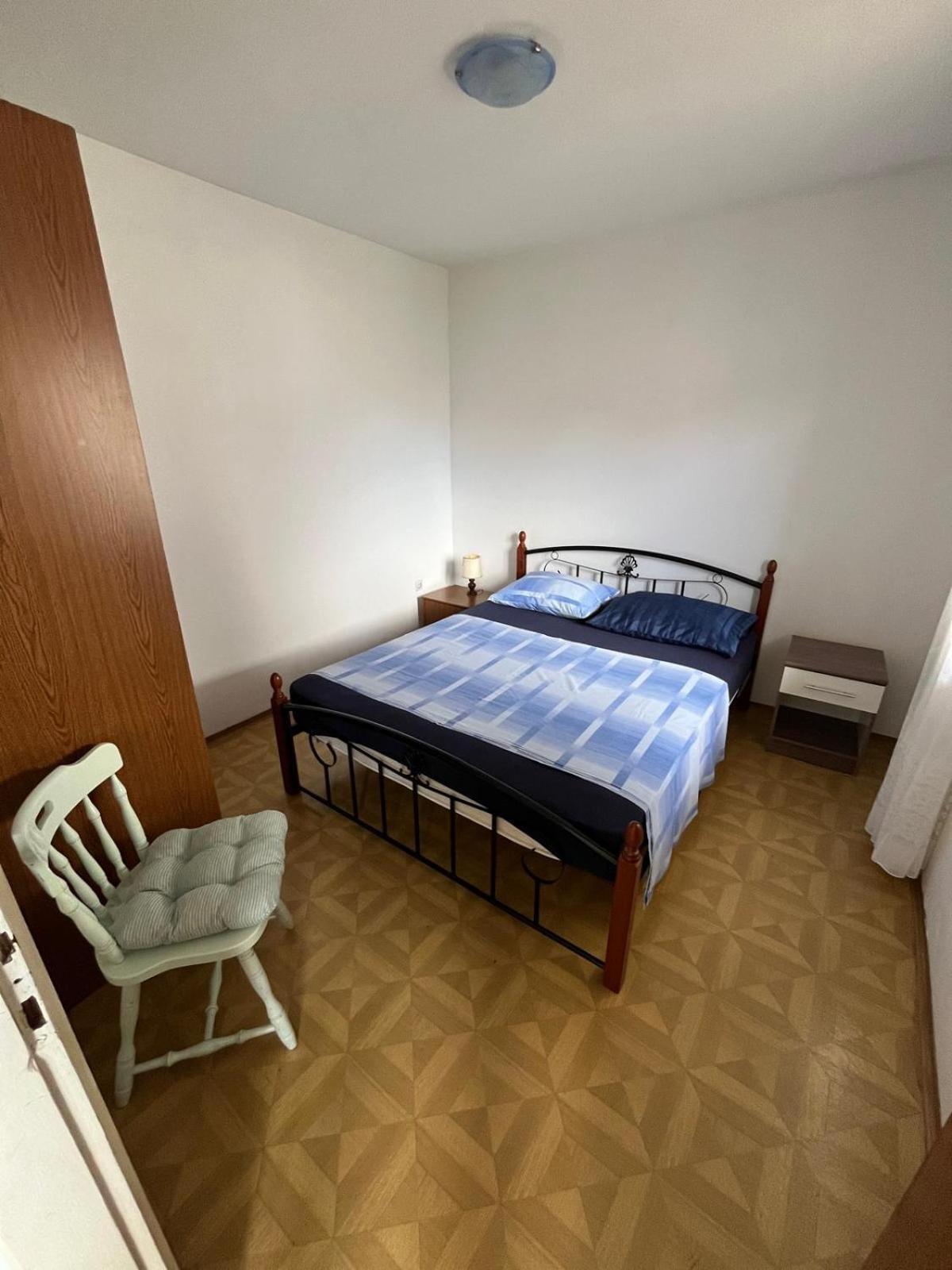 Apartmani Ana Juricev Vodice 沃迪切 外观 照片