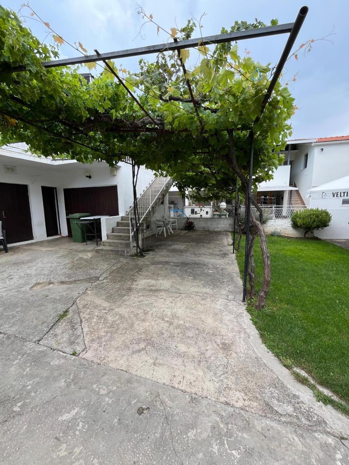 Apartmani Ana Juricev Vodice 沃迪切 外观 照片