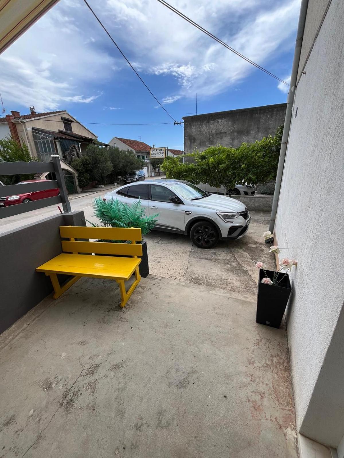 Apartmani Ana Juricev Vodice 沃迪切 外观 照片